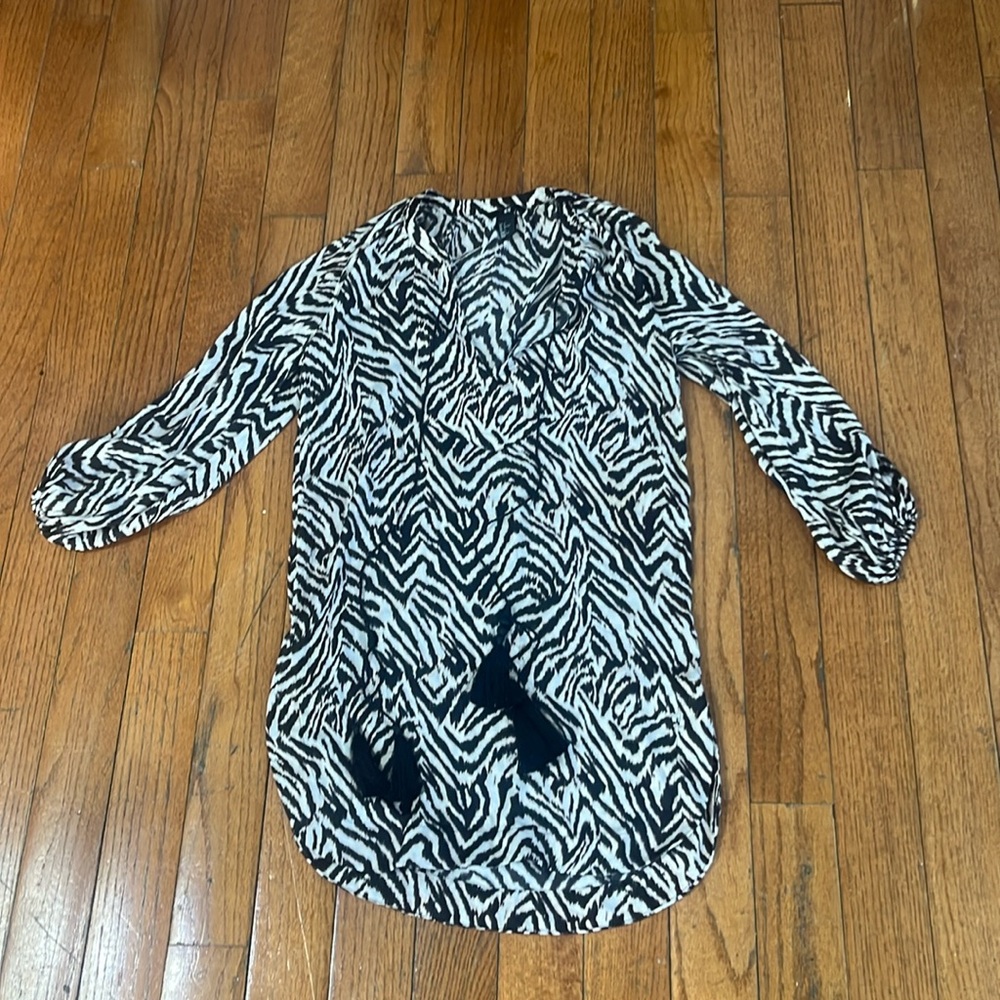 Gorgeous cover up, size 2 H&M